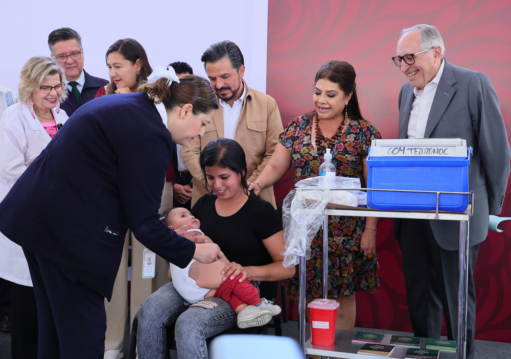 México comienza una campaña de vacunación ante el brote de sarampión y tos ferina