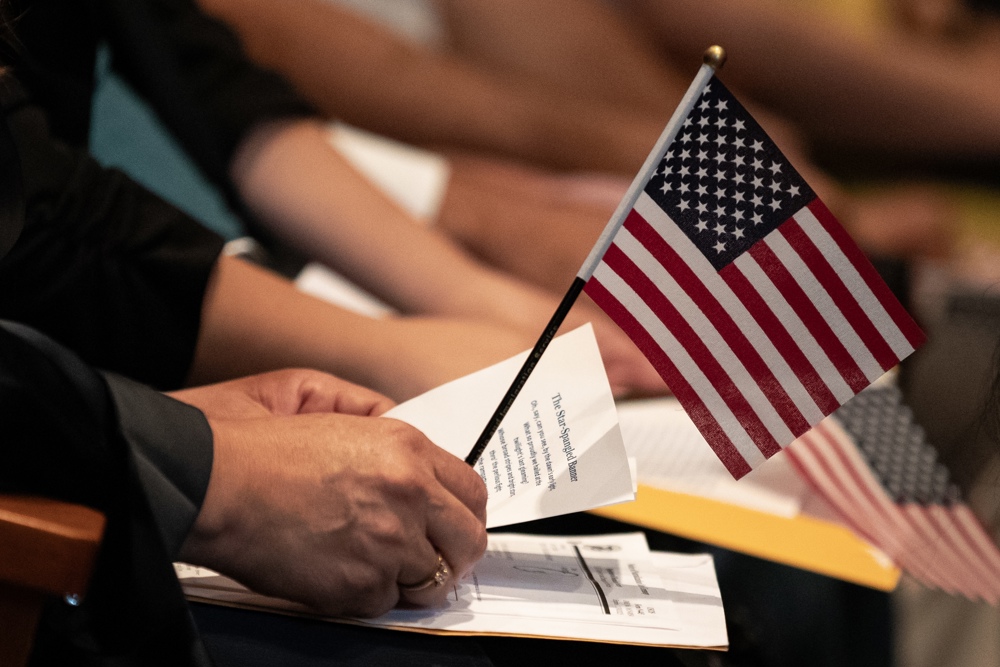 Servicio de Inmigración pone fin a la tercera opción de género en sus solicitudes