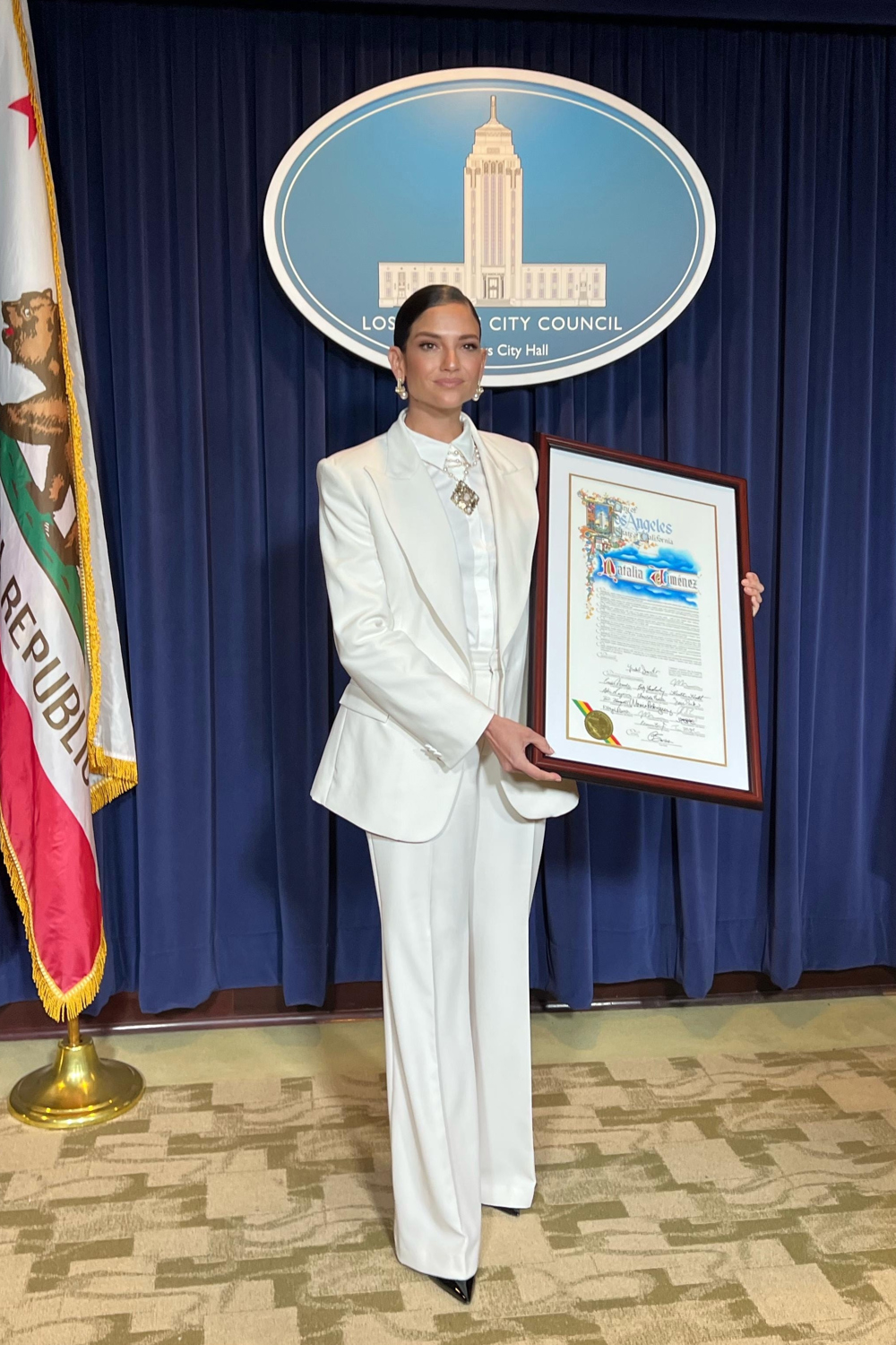 Natalia Jiménez recibe reconocimiento de Los Ángeles y encabeza Fiesta Broadway 2025