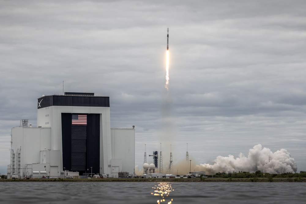 Despegan con éxito los primeros satélites de Internet de Amazon