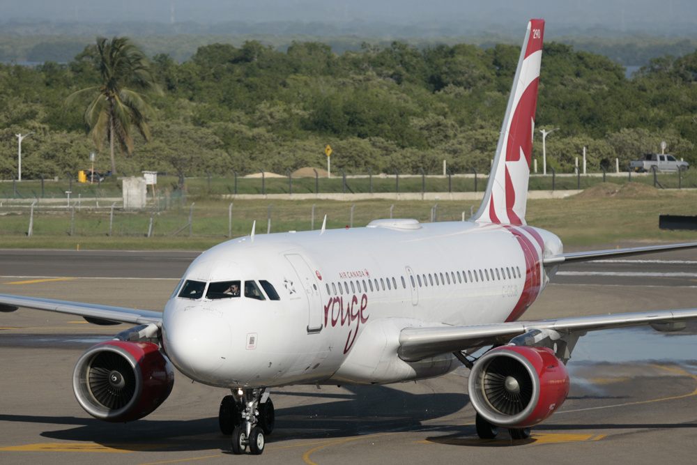 La asociación de académicos de Canadá recomienda evitar los viajes innecesarios a EE.UU.