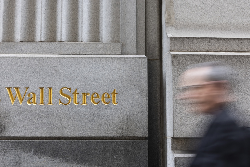 Wall Street vuelve a caer por la guerra comercial tras conocerse arancel del 145 % a China