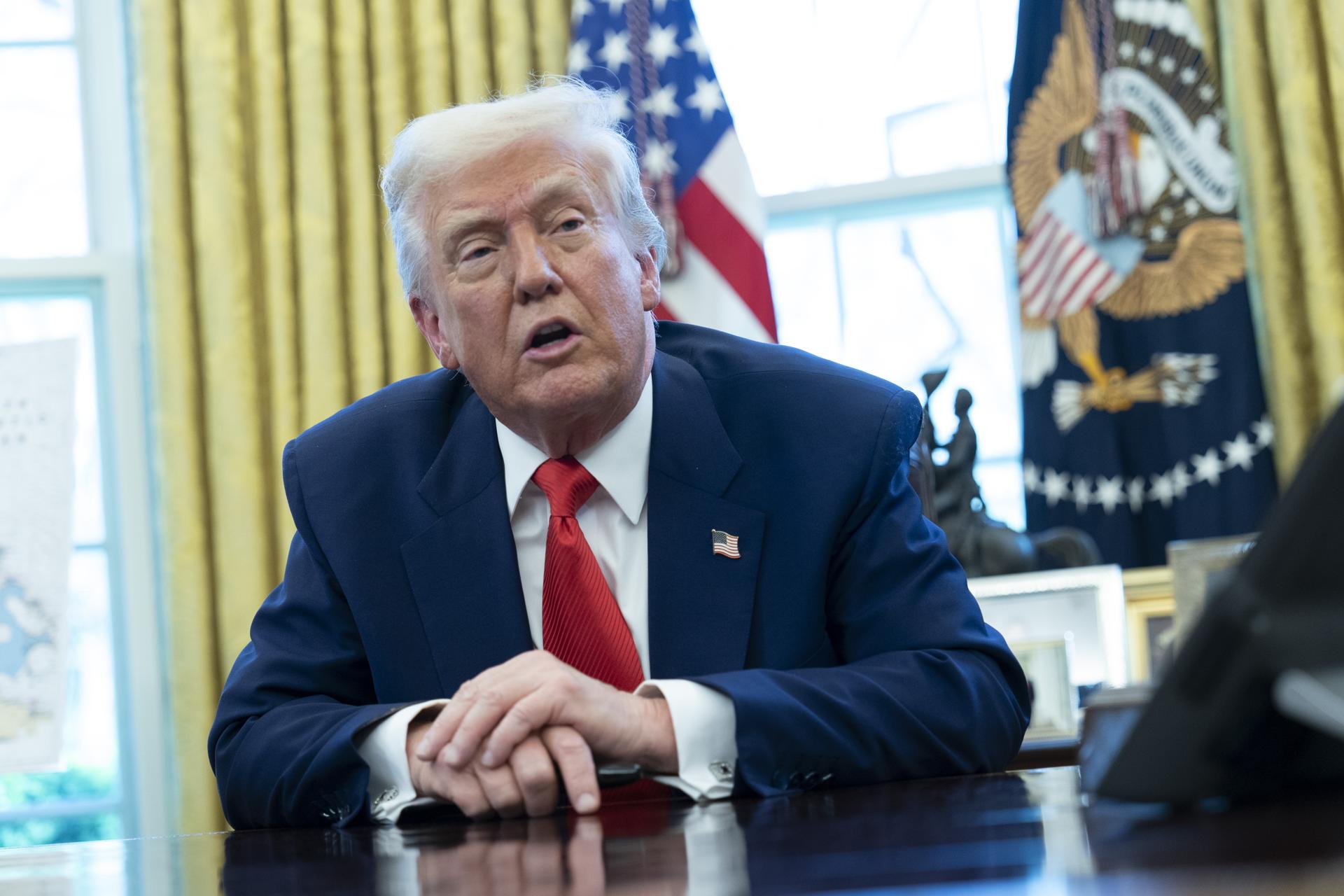 Juez inicia proceso para declarar al Gobierno Trump en desacato por expulsión de migrantes