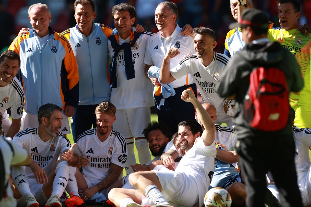 El Real Madrid gana en penaltis el primer clásico español de leyendas en México