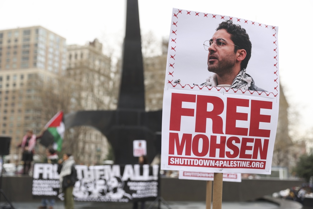 Liberan a estudiante palestino detenido por participar en protestas universitarias en EEUU