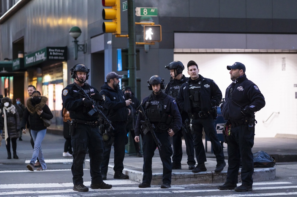 Demandan a Policía de Nueva York por discriminación racial en su base de datos