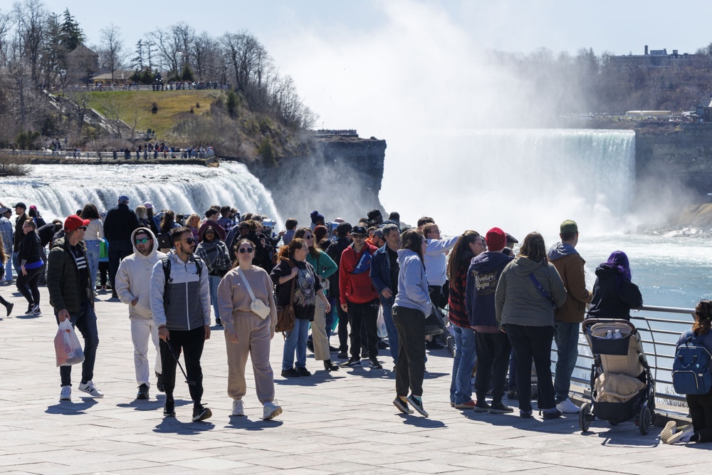 Las visitas de extranjeros a EE.UU. caen un 11,6 % en marzo, sobre todo de europeos