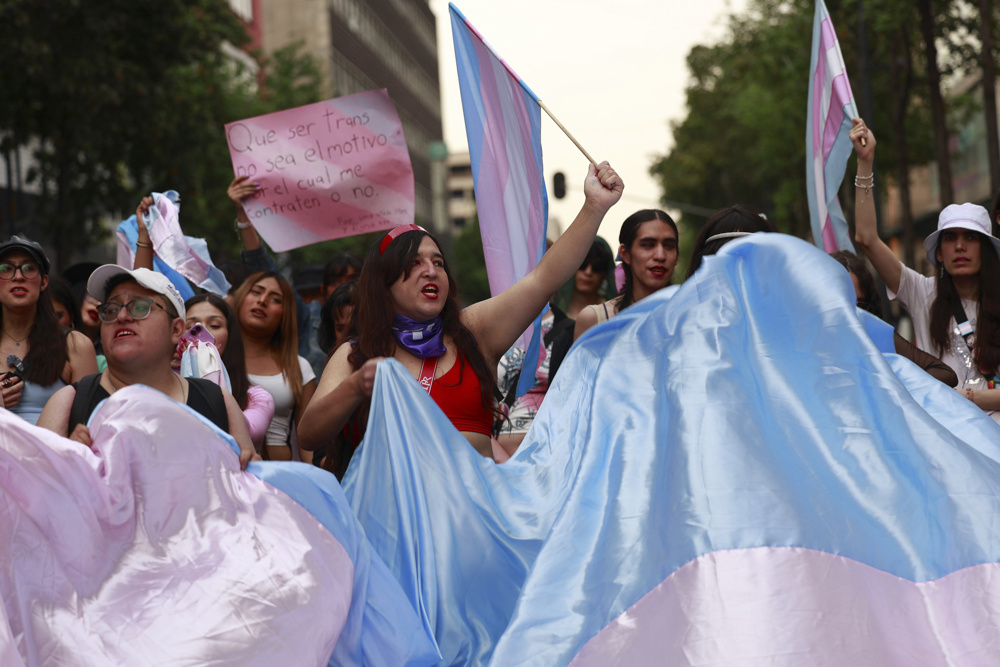 Activistas y ONG impulsan la tipificación del transfeminicidio a nivel federal en México