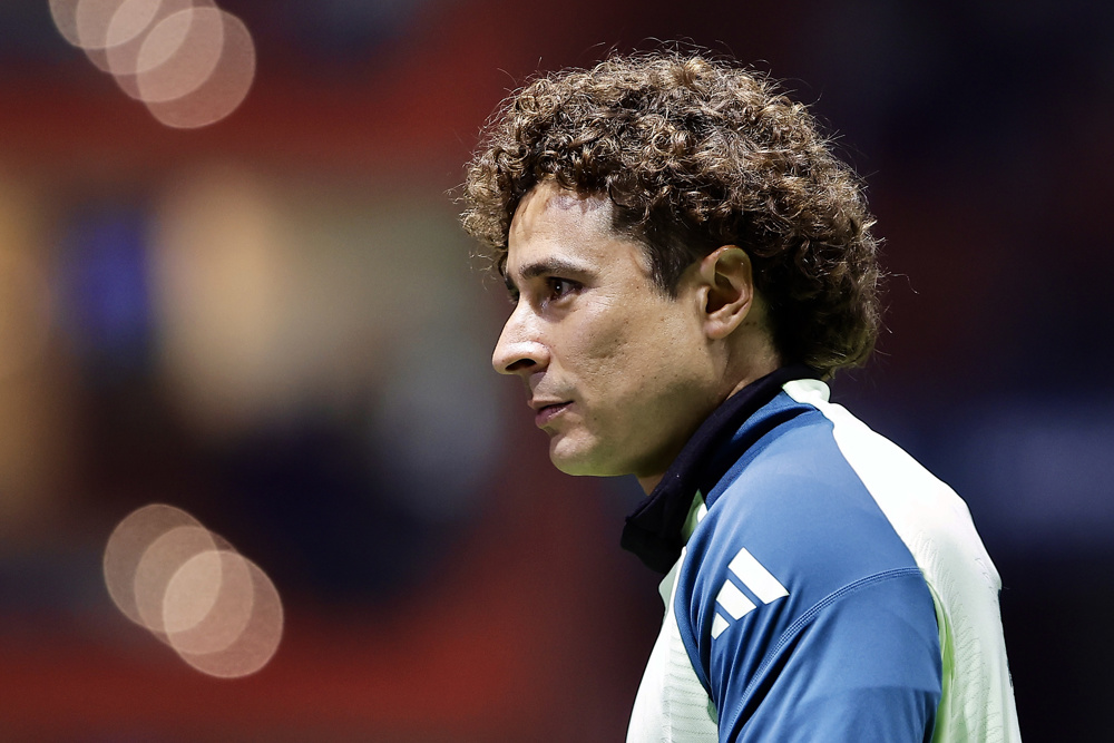 Guillermo Ochoa, la leyenda mexicana que aspira a volver a la selección desde Portugal