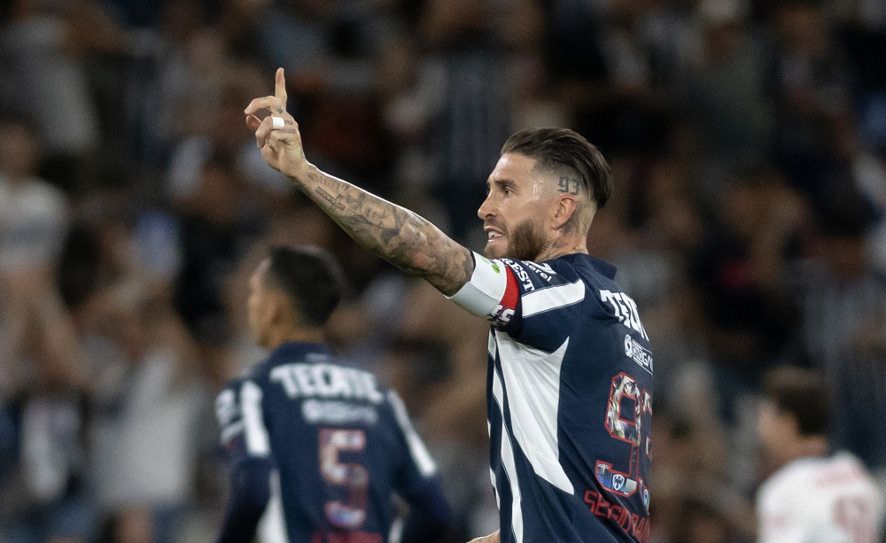 El Monterrey de Sergio Ramos vence al Guadalajara y toma oxígeno en el Clausura mexicano
