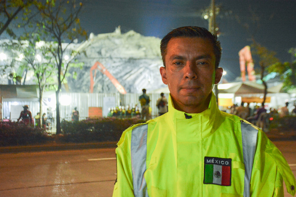 Un mexicano en la búsqueda de supervivientes en Bangkok: aún puede haber “un milagro”