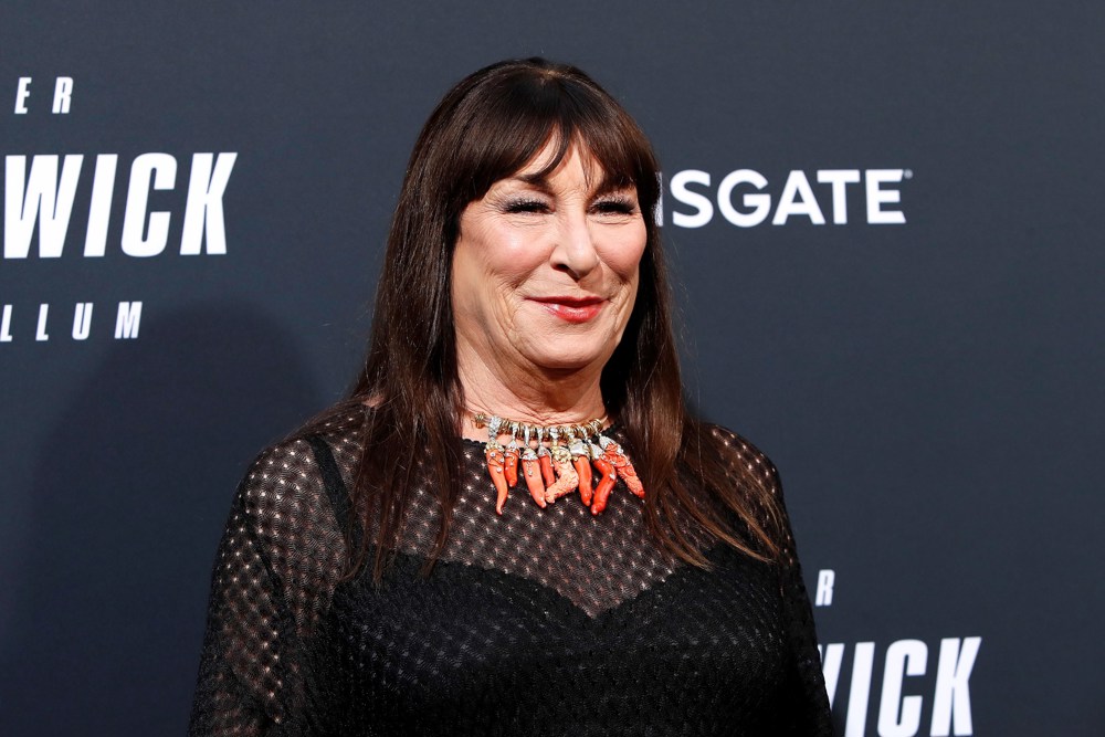 Anjelica Huston revela que enfrentó una “lucha contra el cáncer” hace seis años
