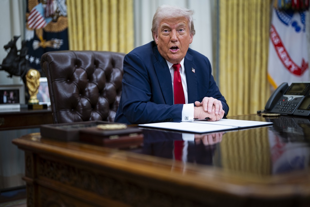 Trump amenaza a China con un arancel adicional del 50 % por las represalias de Pekín