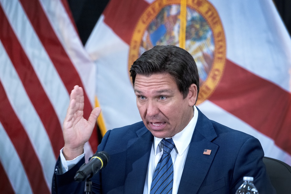 Las ciudades más latinas de Florida ceden a presiones para perseguir indocumentados