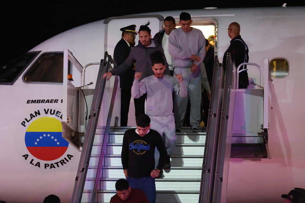 Demandan al Gobierno de Trump para frenar deportaciones sumarias de venezolanos