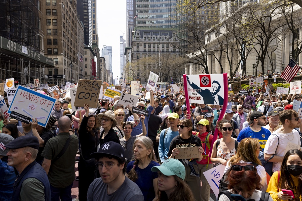 Protesta contra el Gobierno de Trump en Nueva York clama contra el "odio" y la "censura"