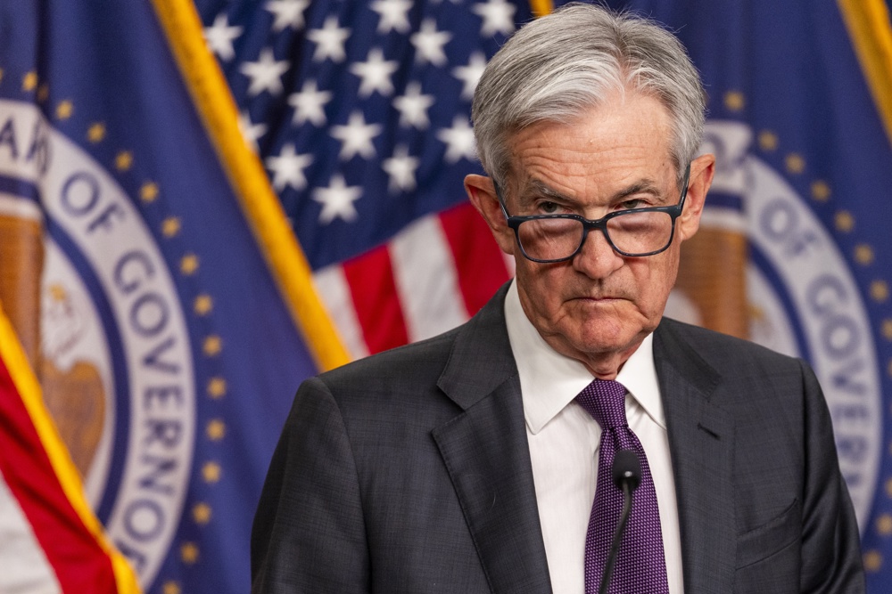 Powell avisa que los aranceles de Trump podrían frenar el crecimiento económico
