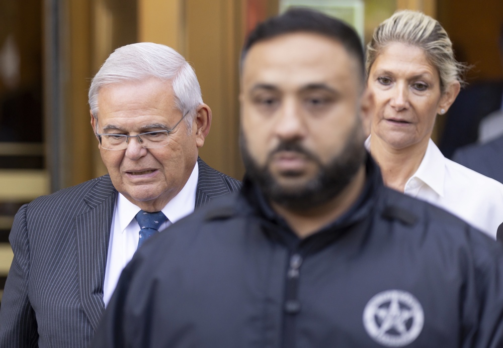 Hallan culpable de aceptar sobornos a la esposa del exsenador demócrata Bob Menéndez