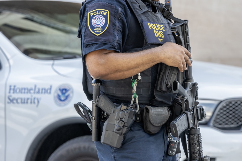 Policías piden a Trump más medidas que agilicen la detención de indocumentados en Florida
