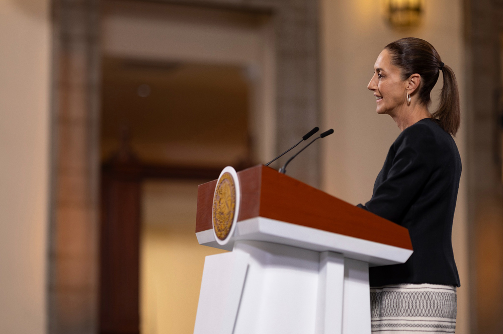 Sheinbaum dice que en México también hay muchos estadounidenses que “no tienen documentos”