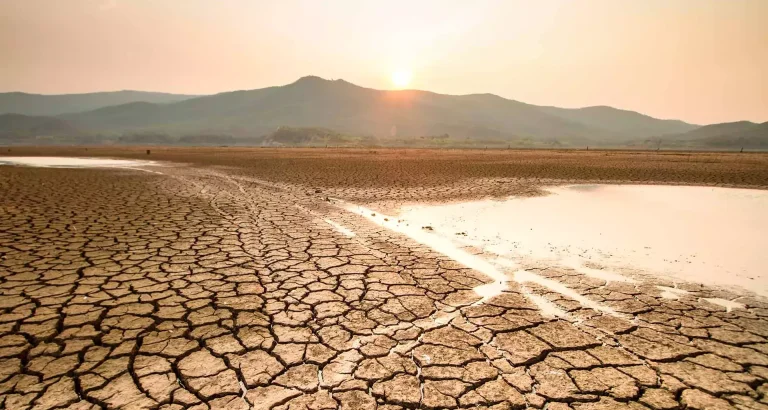 Sheinbaum afirma que México entregará agua a EEUU “hasta donde se puede”