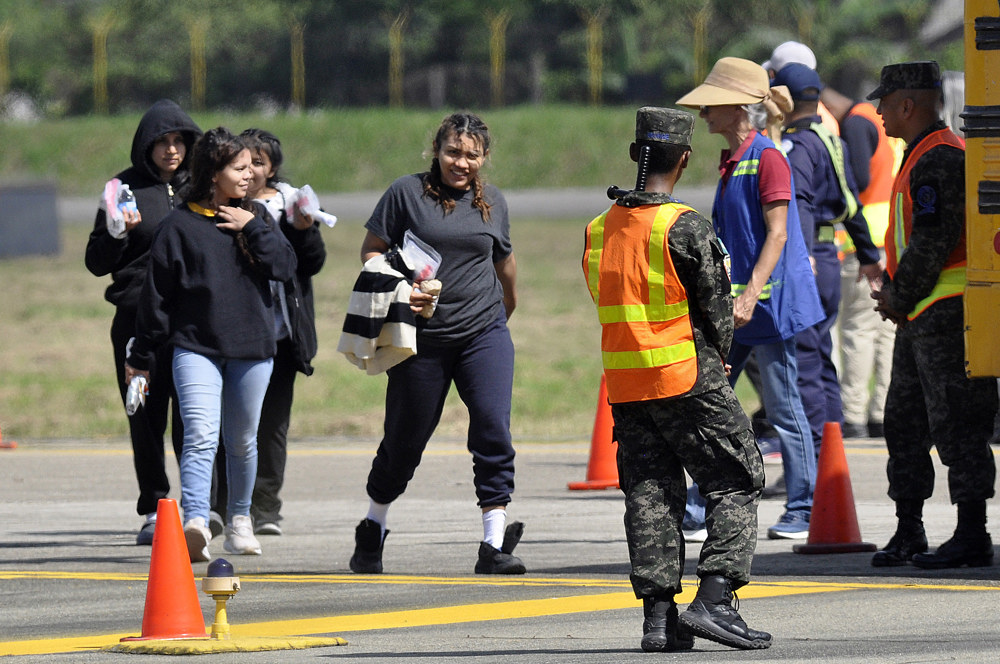 Llegan a Honduras 38 migrantes que aceptaron el retorno voluntario financiado por EE.UU.