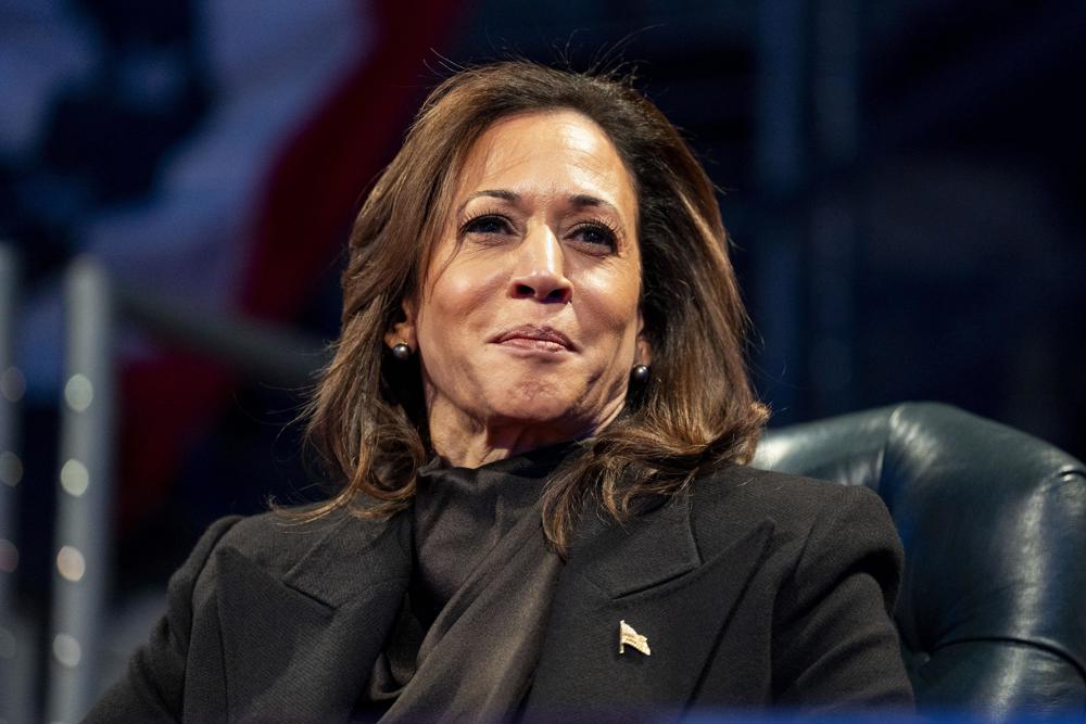 Kamala Harris reaparece y alerta que EEUU está al borde de una “crisis constitucional”