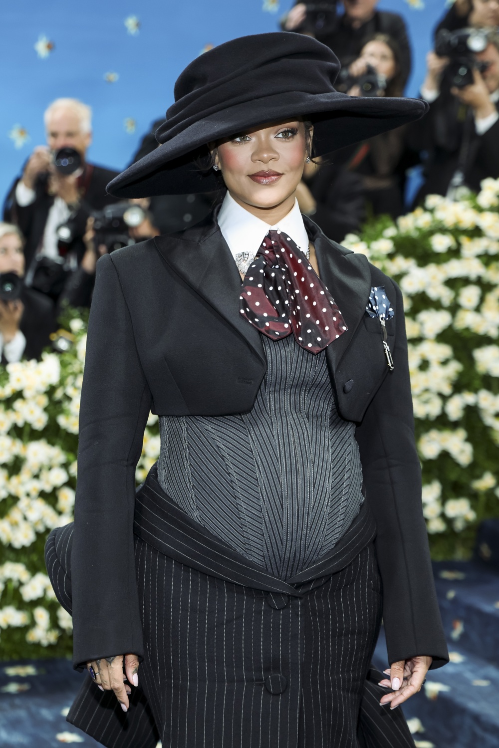 Rihanna vuelve a la música con ‘Friend of mine’, de la banda sonora de ‘Smurfs’ (Pitufos)