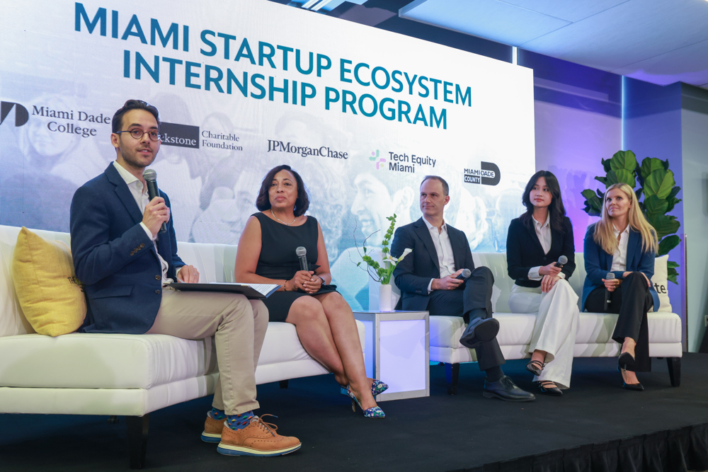 El Miami Dade College lanza pasantías en empresas tecnológicas para estudiantes hispanos
