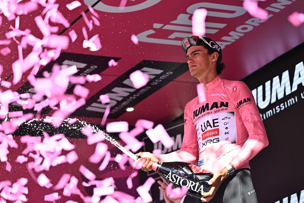 El mexicano Del Toro, nuevo líder del Giro de Italia