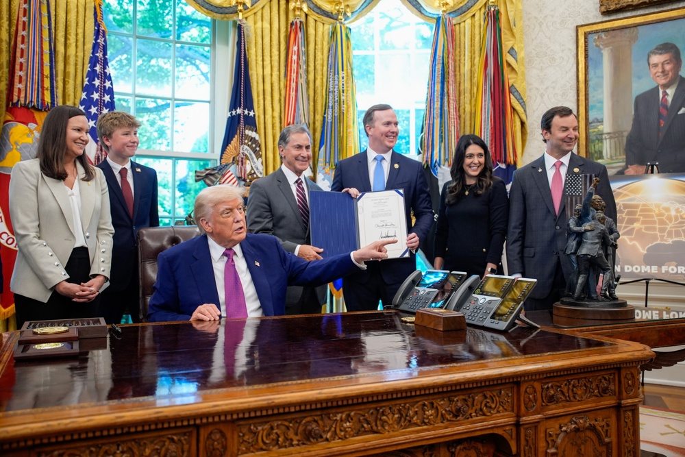 Trump sanciona agencias de viajes de la India por facilitar la "inmigración ilegal" a EEUU