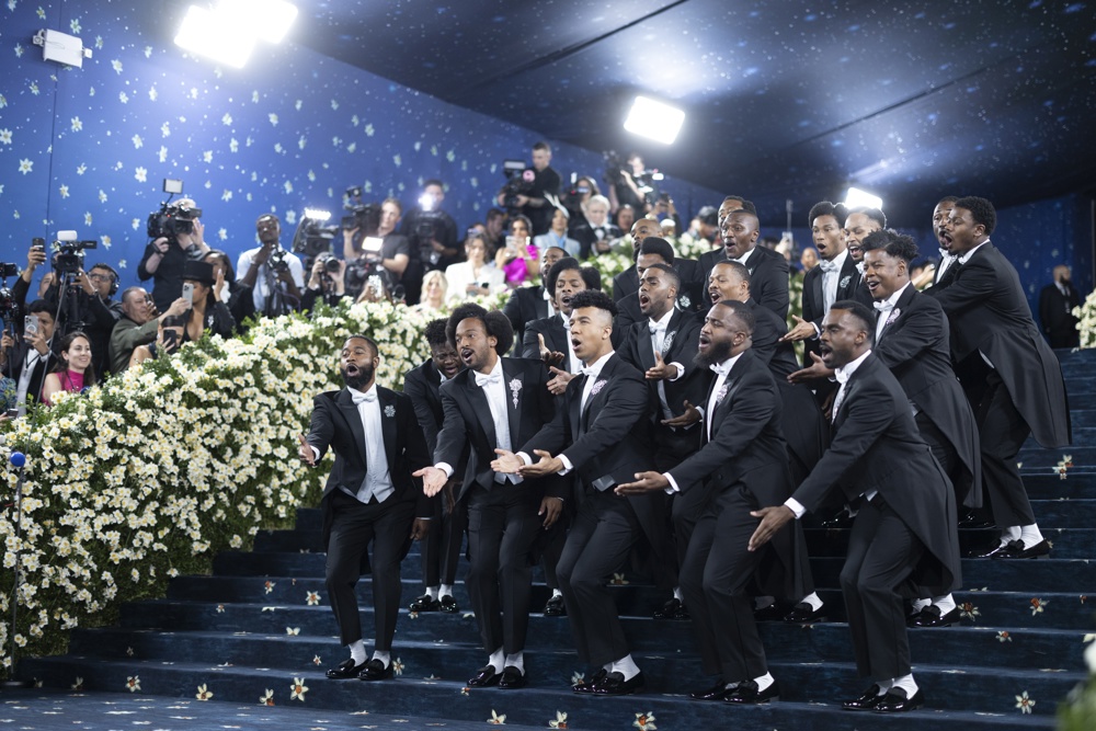 Un coro negro inaugura el desfile de moda de la Met Gala