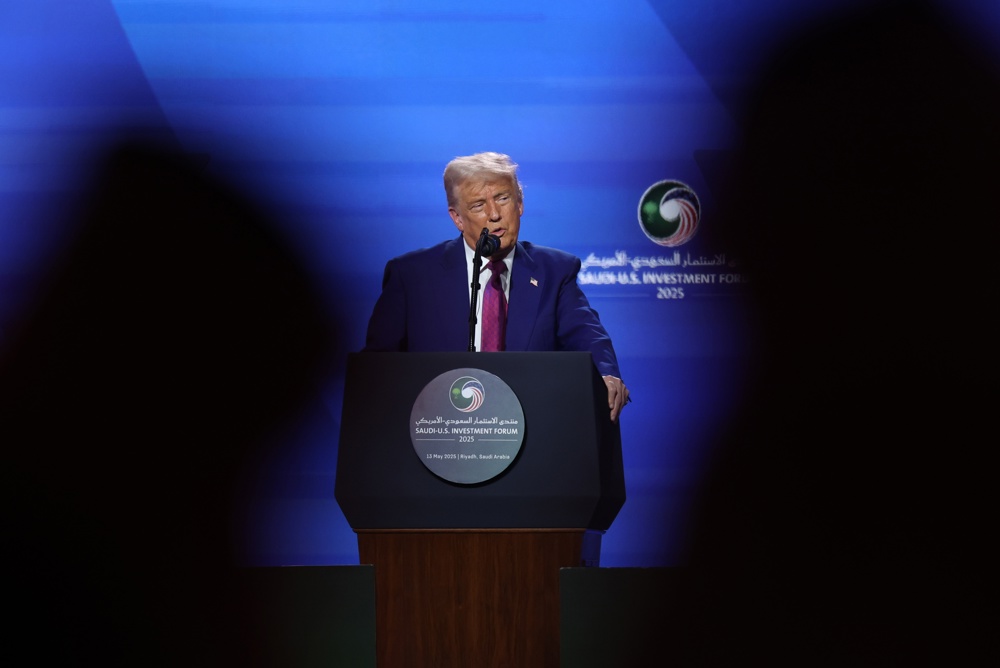California demanda a Trump por retener fondos para transporte en castigo por inmigración