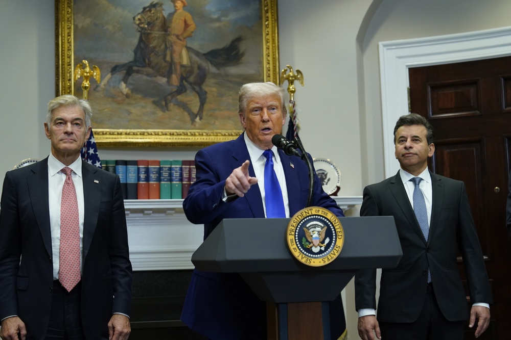 Trump afirma que sería “estúpido” rechazar el polémico avión regalado por Catar