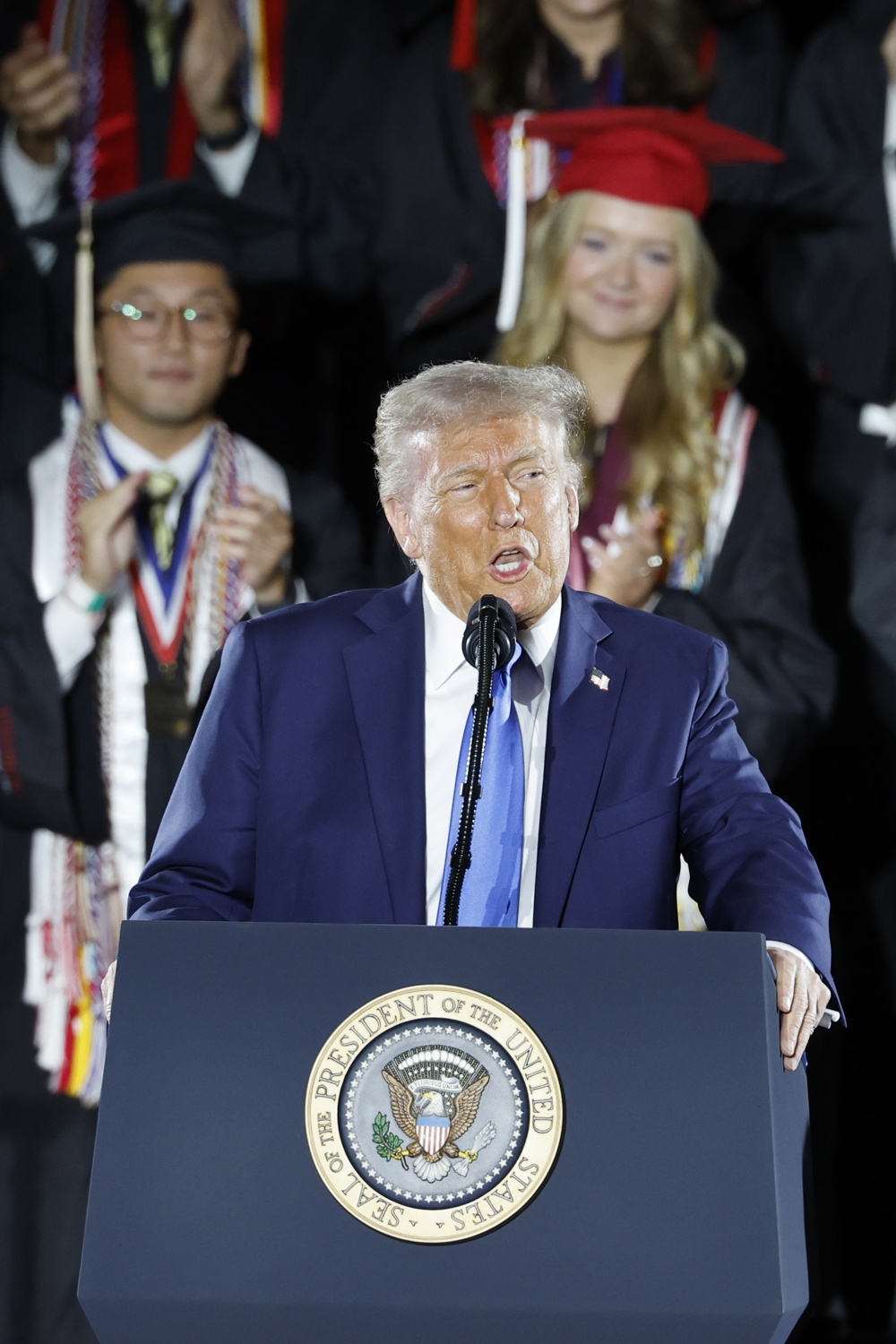 Trump descarta otro mandato y apoya a vicepresidente y secretario Estado como sucesores