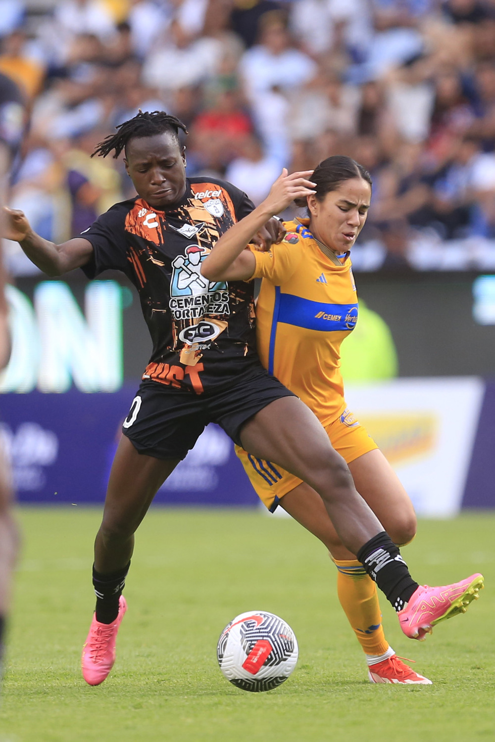 La nigeriana Chinwendu anota tres y pone a Pachuca en la final contra América