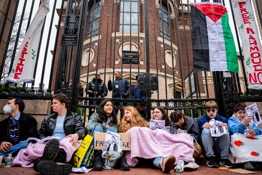Policía entra en la Universidad de Columbia para “expulsar” a manifestantes pro-Palestina