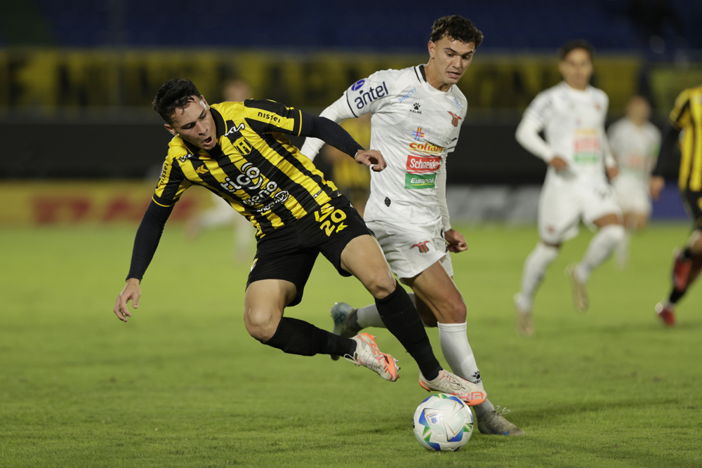 0-5. Boston River, eliminado, vapulea a Guaraní y lo envía a la repesca