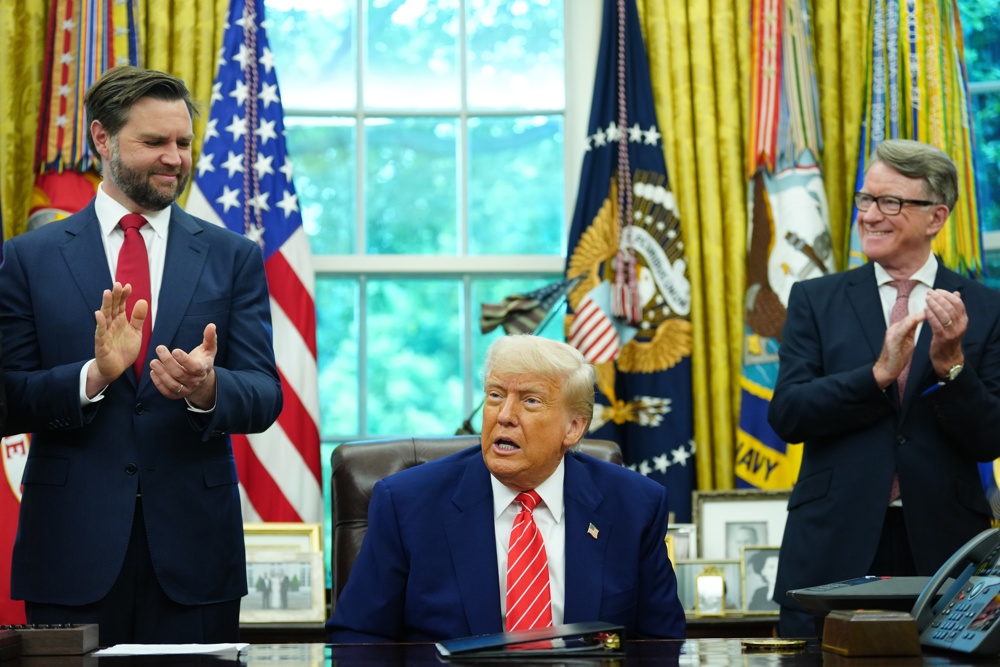 Trump: Reino Unido eliminará barreras para productos agrícolas y químicos de EEUU