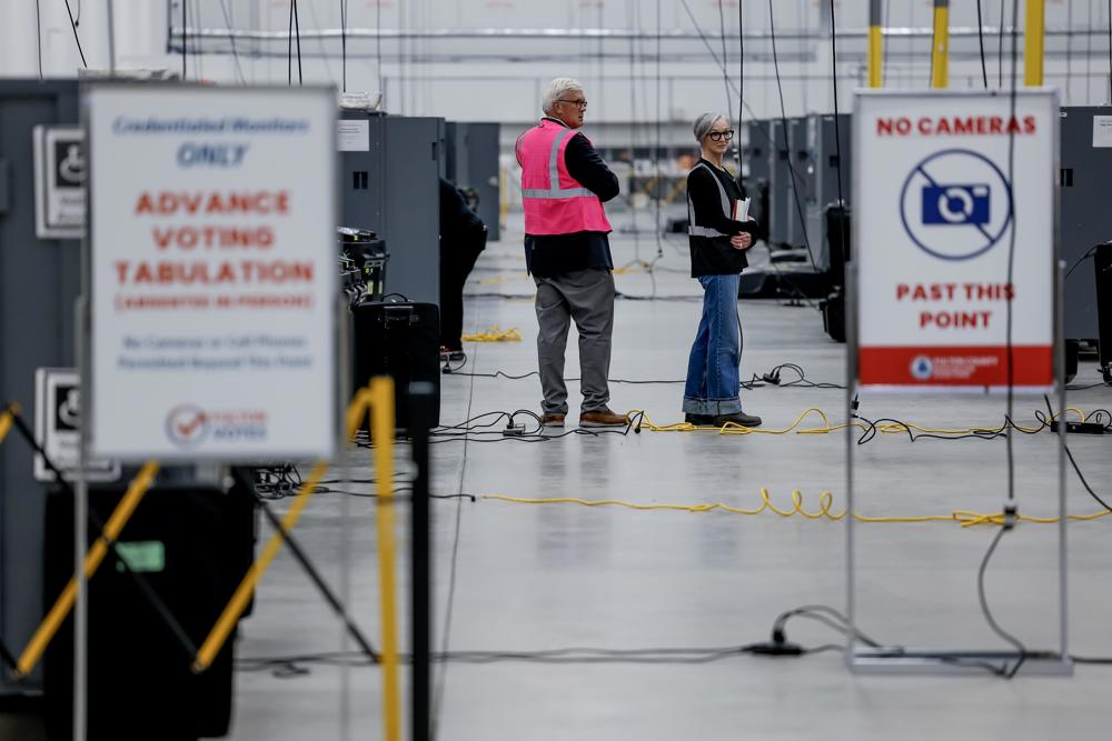 Inmigración de EEUU actualiza programa para verificar la ciudadanía de votantes