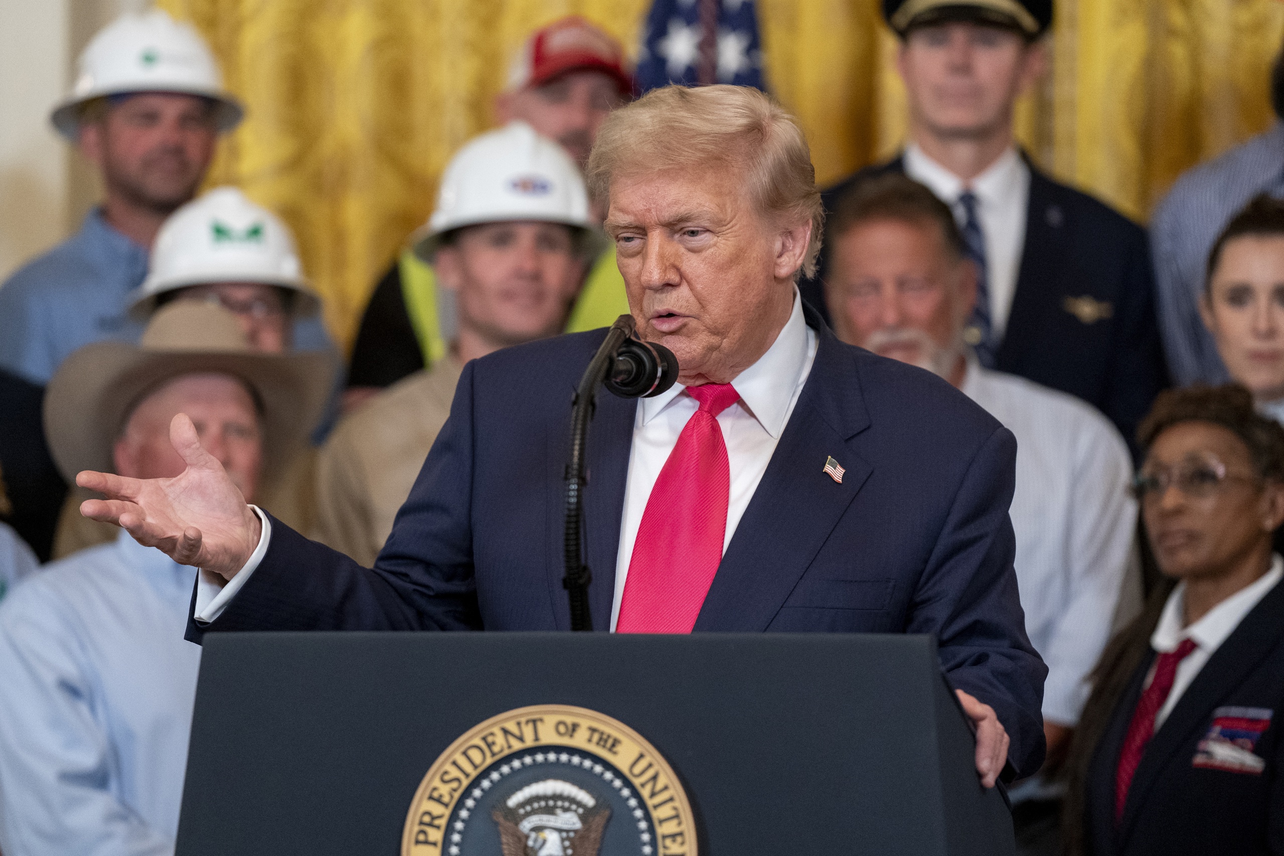 Trump apela al tema migratorio para exigir al Congreso la aprobación de su plan fiscal