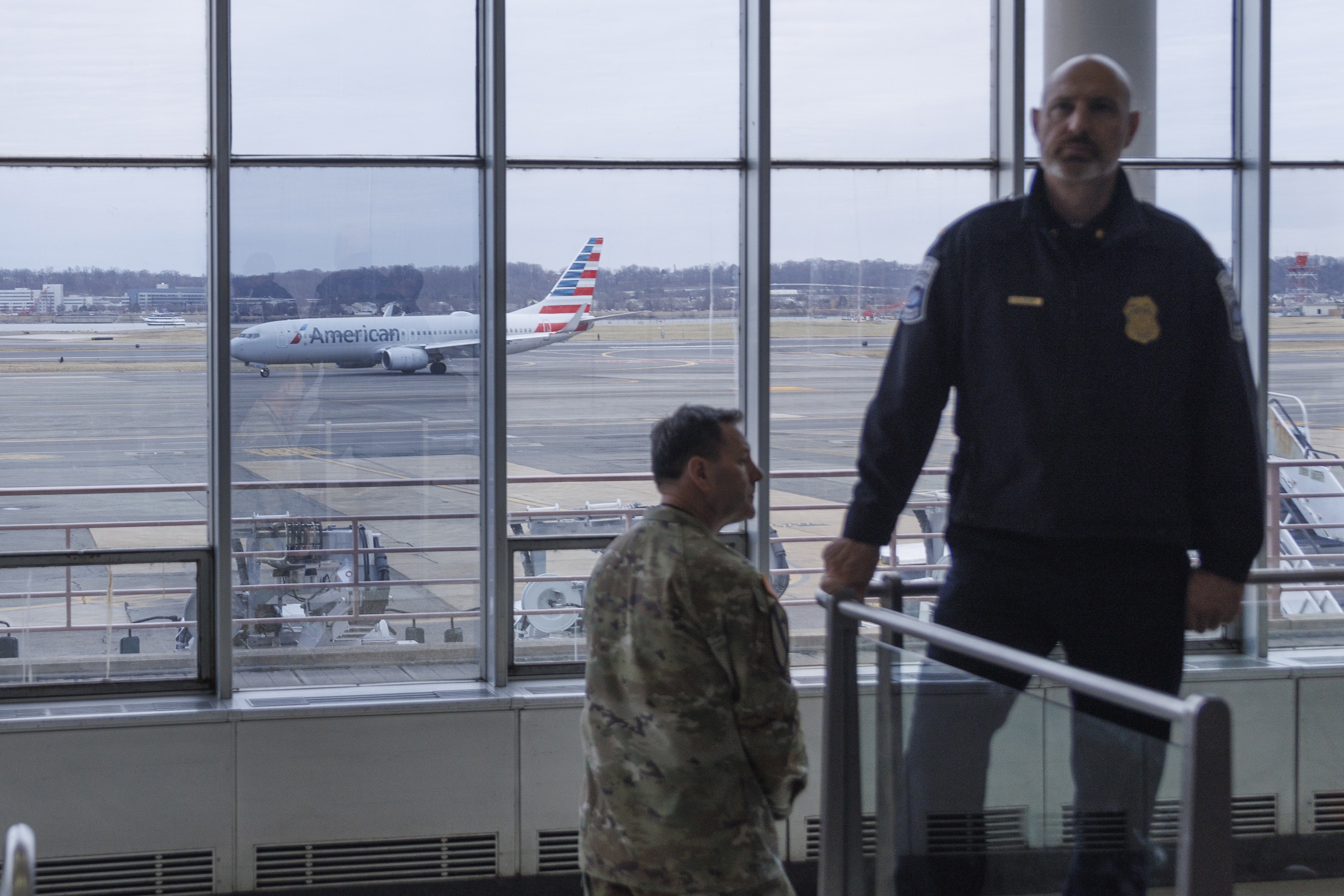United y American Airlines suspenden vuelos desde EE.UU. a Oriente Medio por escalada