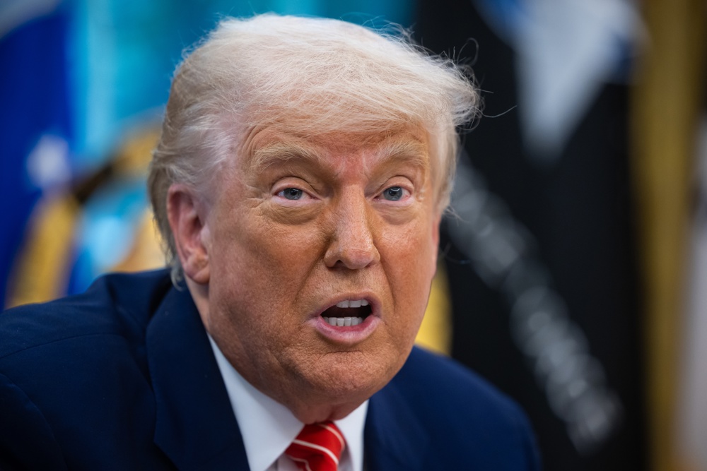 Trump anuncia que subirá los aranceles al acero del 25 % al 50 %