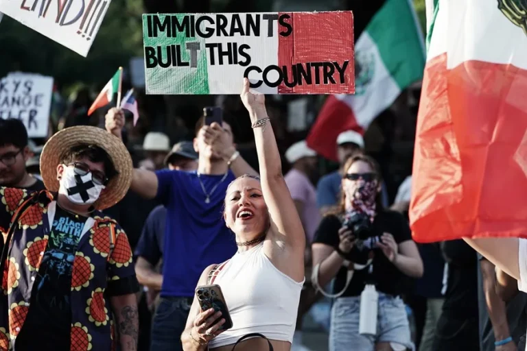 Las protestas contra el “autoritarismo” de Trump se saldan con decenas de arrestos