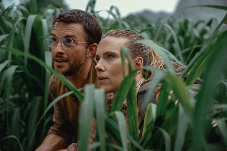 Scarlett Johansson, líder dentro y fuera de la pantalla en ‘Jurassic World: El renacer’