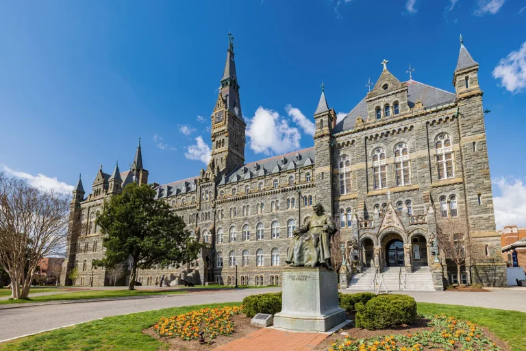 Un comité del Congreso convoca a los líderes de Georgetown y Berkeley por antisemitismo
