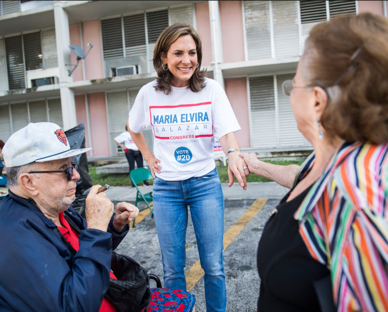 Fundadora de ‘Latinas for Trump’ está muy “decepcionada” de su política migratoria