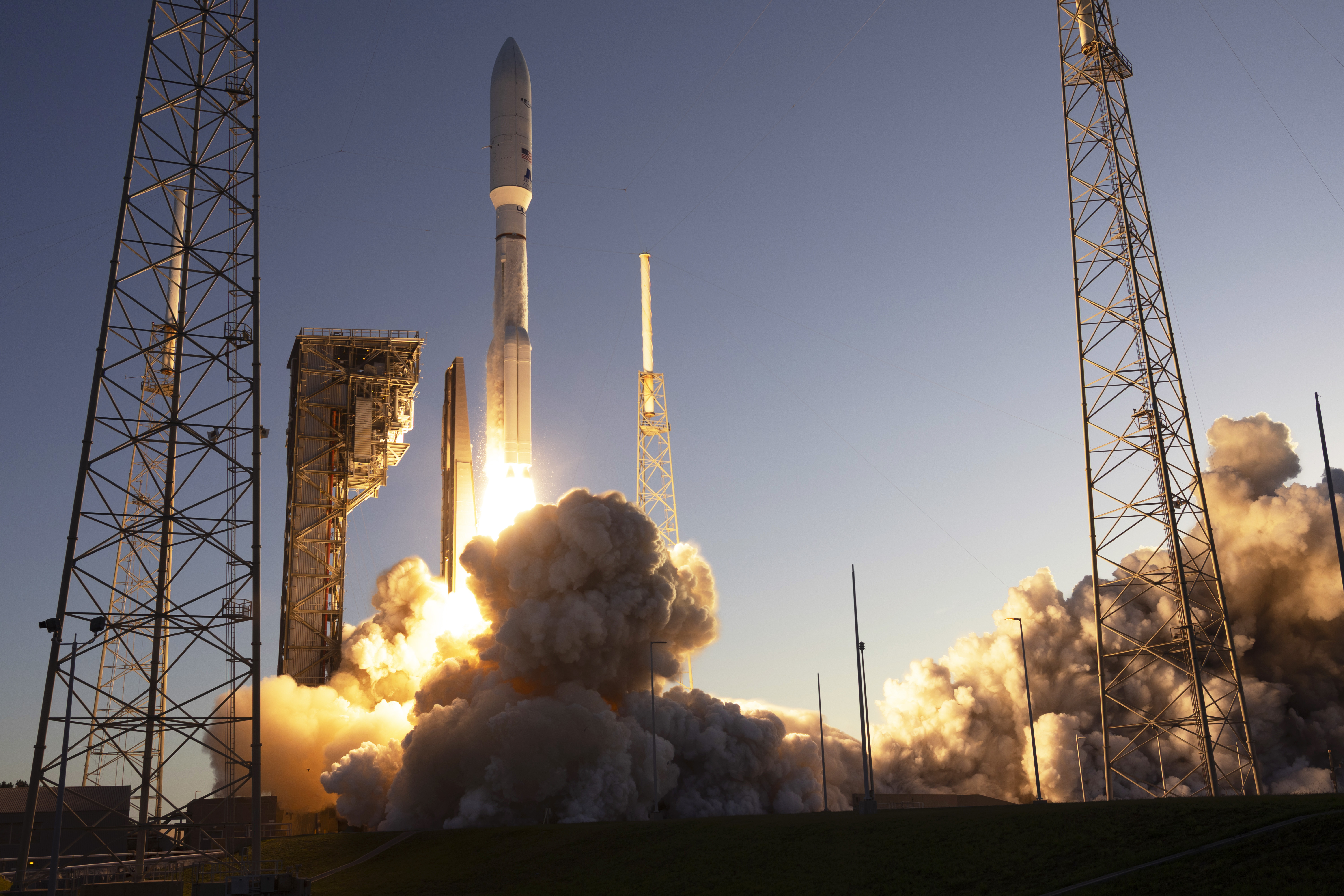 Amazon lanza al espacio la segunda misión para crear una “constelación de satélites”