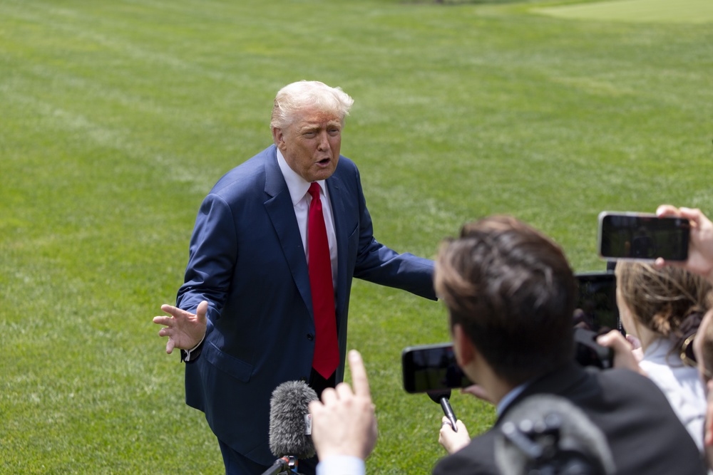 En California, Trump ensaya sus autocráticos planes nacionales