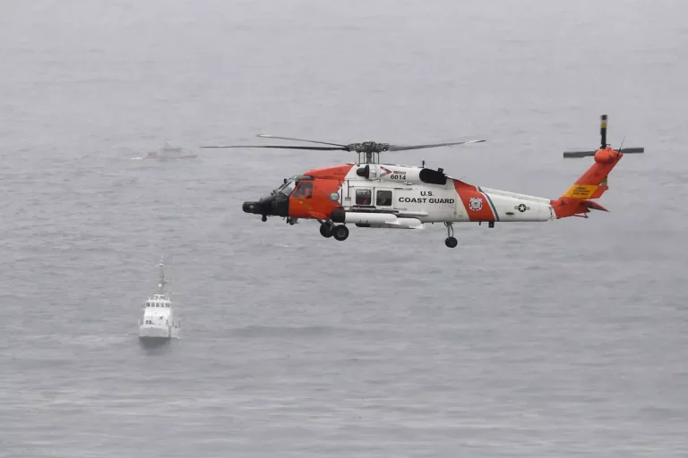 Seis personas desaparecidas al estrellarse una avioneta en la costa sur de California